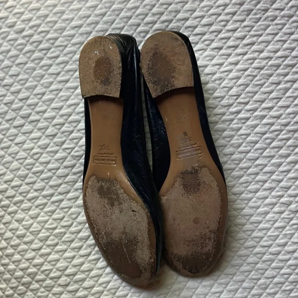 Marc Jacobs Black Loafers with Gold Accent - Picture 5 of 8